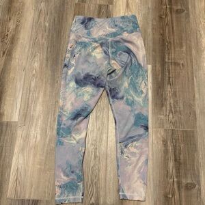 Victoria’s Secret Marbled Cropped Yoga Pants